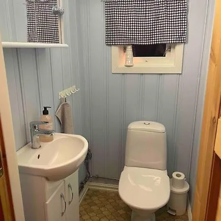 Fantastisk Sjohytte, 10 Sengeplasser, Og Egen Brygge * Fredrikstad