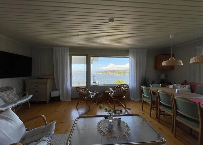 Ferienhaus Fantastisk Sjohytte, 10 Sengeplasser, Og Egen Brygge