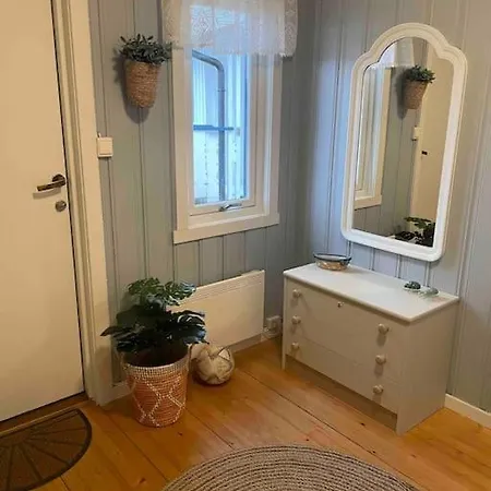 Fantastisk Sjohytte, 10 Sengeplasser, Og Egen Brygge *
