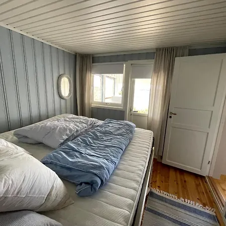 Fantastisk Sjohytte, 10 Sengeplasser, Strand Og Egen Brygge Holiday home
