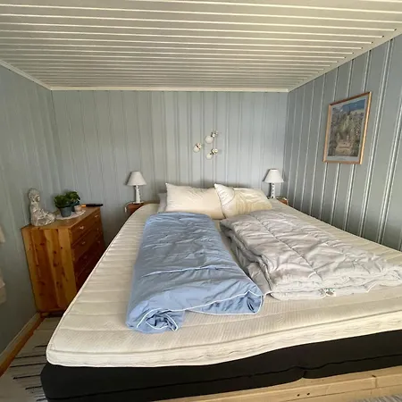 Fantastisk Sjohytte, 10 Sengeplasser, Og Egen Brygge *