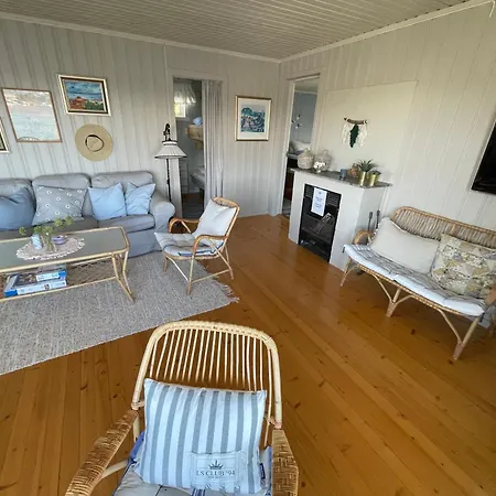 Fantastisk Sjohytte, 10 Sengeplasser, Og Egen Brygge Сasa de vacaciones *